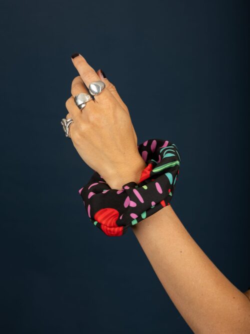 Chaton Betty scrunchie cukagr