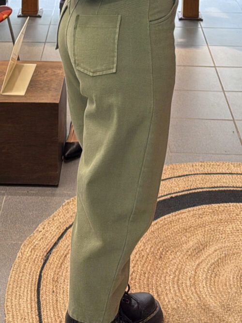 012C42FF A67D 4EF2 B247 E734F7C0F35E