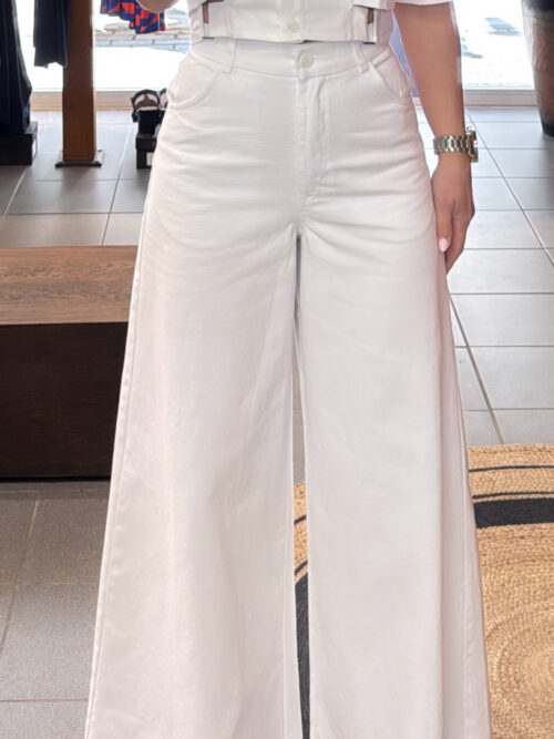 EAC1AAF7 24A7 4A7C A6F8 0859BC31A855