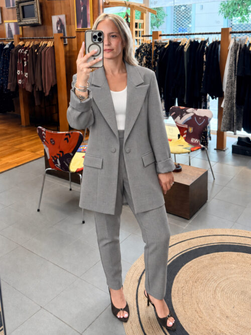 4576 grey