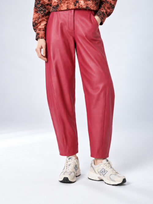moutaki cukagr panteloni slouchy wine1